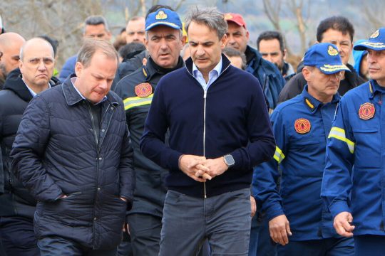 k a karamanlis kyriakos tempi